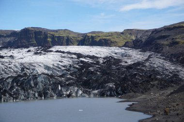Buzul bir göle dönüşüyor - Solheimajokull, İzlanda
