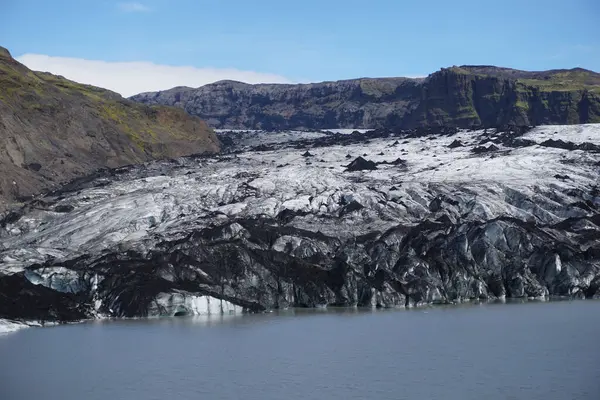 冰川融化成湖 冰岛Solheimajokull — 图库照片