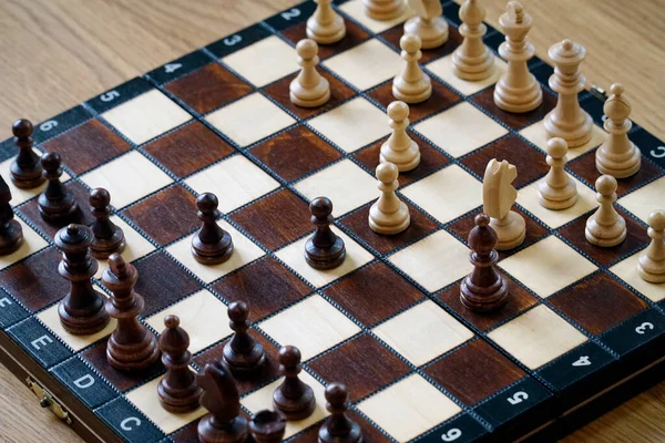Černobílé Šachové Figurky Desce Pohled Shora — Stock fotografie