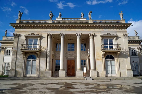 Lazienki Krolewskie 'deki Ada Sarayı - Varşova, Polonya' daki Kraliyet Hamamları Parkı