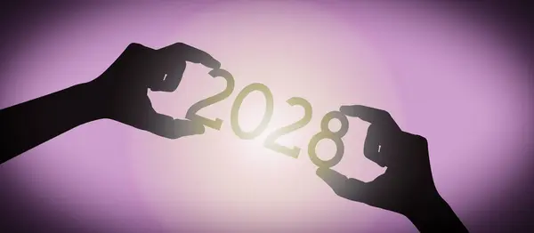2028 Ανθρώπινα Χέρια Κρατώντας Μαύρο Αριθμό Έτους Σιλουέτας Διαβάθμιση Υποβάθρου — Φωτογραφία Αρχείου
