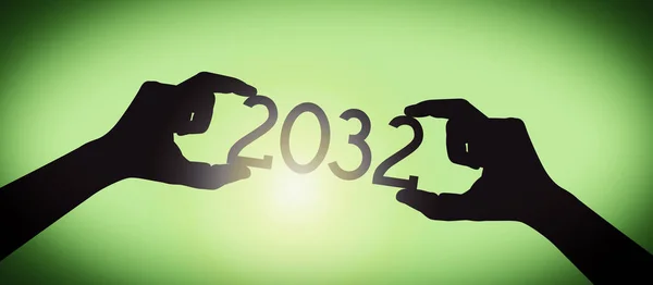 2032 Mains Humaines Tenant Silhouette Noire Année Numéro Fond Dégradé — Photo