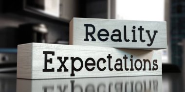 Beklentiler, gerçeklik - tahta bloklar üzerindeki sözler - 3 boyutlu illüstrasyon