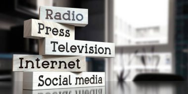 Radyo, basın, televizyon, internet, sosyal medya - tahta bloklar üzerindeki kelimeler - 3D illüstrasyon