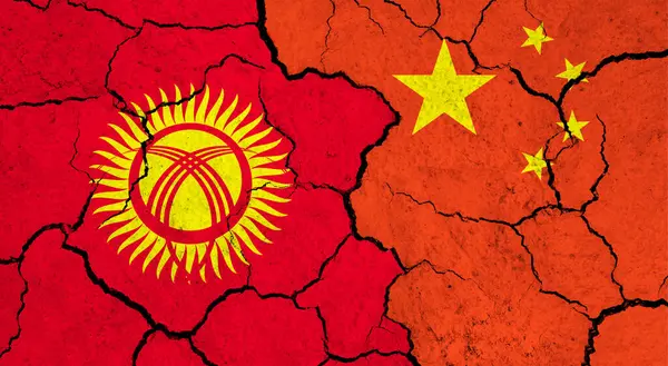 Banderas Kirguistán China Superficie Agrietada Política Concepto Relación — Foto de Stock