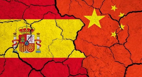 Zászló Spanyolország Kína Repedt Felületen Politika Kapcsolat Koncepció — Stock Fotó
