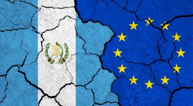 Çatlak yüzey üzerinde Guatemala ve Avrupa Birliği bayrakları - politika, ilişki konsepti