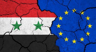 Kırık yüzeyde Suriye ve Avrupa Birliği bayrakları - politika, ilişki konsepti