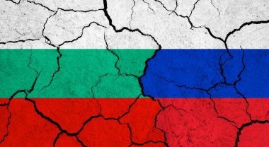 Bulgaristan ve Rusya 'nın bayrakları çatlak yüzey - siyaset ve ilişki kavramı
