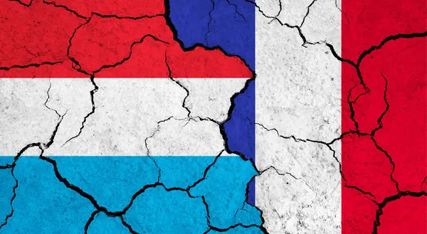 Прапори Люксембургу Франції Тріснутій Поверхні Політика Концепція Відносин — стокове фото