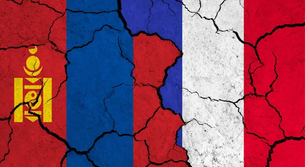 Flagi Mongolii Francji Pękniętej Powierzchni Polityka Koncepcja Relacji — Zdjęcie stockowe