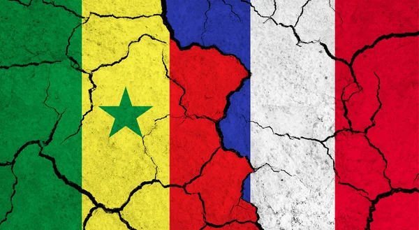 Zászló Szenegál Franciaország Repedt Felületen Politika Kapcsolat Koncepció — Stock Fotó