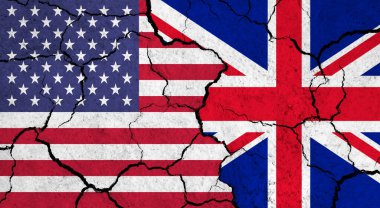 ABD ve Birleşik Krallık bayrakları çatlak yüzeyde - politika, ilişki konsepti