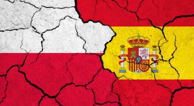 Kırık yüzey üzerinde Polonya ve İspanya bayrakları - politika ve ilişki kavramı