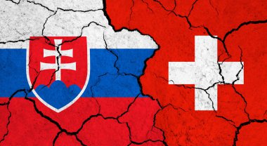 Kırık yüzeyde Slovakya ve İsviçre bayrakları - politika, ilişki konsepti