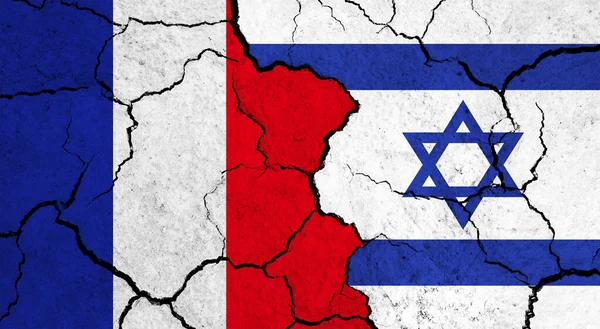 Flaggen Frankreichs Und Israels Auf Rissiger Oberfläche Politik Beziehungskonzept — Stockfoto