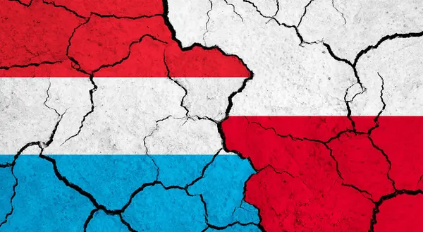 Прапори Люксембургу Польщі Тріснутій Поверхні Політика Концепція Відносин — стокове фото