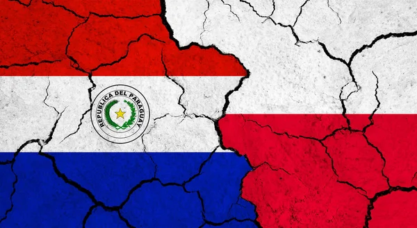 Прапори Парагваю Польщі Тріснутій Поверхні Політика Концепція Відносин — стокове фото