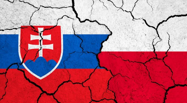 Slovakiens Och Polens Flaggor Sprucken Yta Politik Relationsbegrepp — Stockfoto