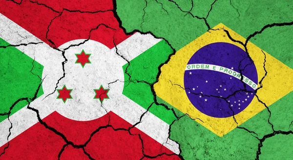 Banderas Burundi Brasil Superficie Agrietada Política Concepto Relación —  Fotos de Stock