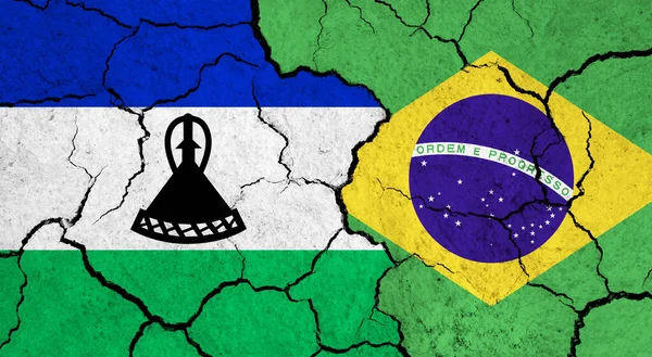 Banderas Lesotho Brasil Superficie Agrietada Política Concepto Relación —  Fotos de Stock