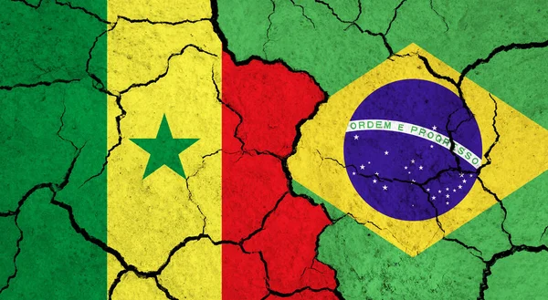 Banderas Senegal Brasil Superficie Agrietada Política Concepto Relación —  Fotos de Stock