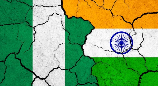 Zászló Nigéria India Repedt Felületen Politika Kapcsolat Koncepció — Stock Fotó