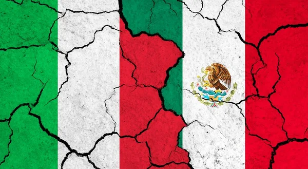 Flags Italy Mexico Cracked Surface Politics Relationship Concept — Stock Photo, Image