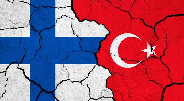 Finlands Och Turkiets Flaggor Sprucken Yta Politik Relationskoncept — Stockfoto