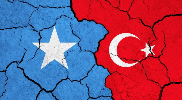 Vlajky Somálska Turecka Popraskaném Povrchu Politika Koncept Vztahů — Stock fotografie