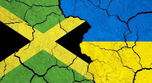 Флаги Ямайки Украины Треснувшей Поверхности Политика Концепция Отношений — стоковое фото