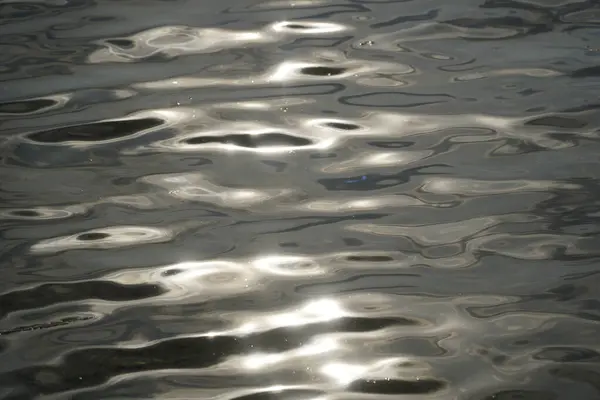 Sol Refletindo Superfície Água — Fotografia de Stock