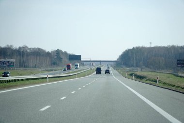 Minsk Mazowiecki, Polonya - 10 Mart 2024 - Sürücü açısından A2 otoyolu