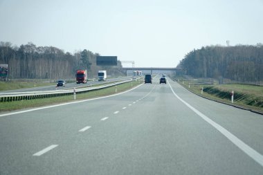 Minsk Mazowiecki, Polonya - 10 Mart 2024 - Sürücü açısından A2 otoyolu