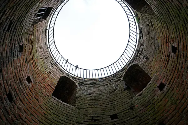 Czersk, Polonya - 24 Mart 2024 Masovian Dukes Kalesi 'ndeki kulenin içinde