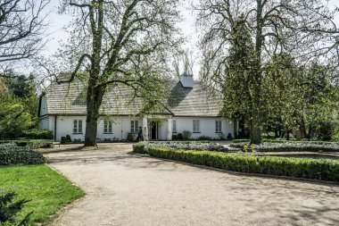 Zelazowa Wola, Polonya - 7 Nisan 2024 - Frederic Chopin 'in doğduğu köşk