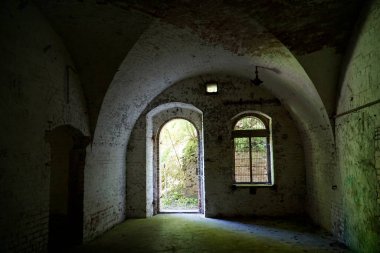 Gizycko, Polonya - 13 Mayıs 2024 - Eski Prusya Boyen Kalesi 'ndeki kışla