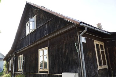 Trakai, Litvanya - 9 Eylül 2023 - Geleneksel Karaim evi kahverengi