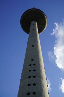 Vilnius, Litvanya - 4 Eylül 2023 Vilnius TV Kulesi. 1980 'de yapılmış, yüksekliği: 326.5 metre.