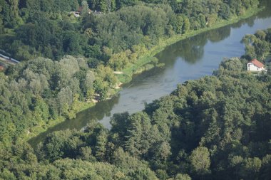 Vilnius, Litvanya - 4 Eylül 2023 - Vilija Nehri üzerindeki hava manzarası