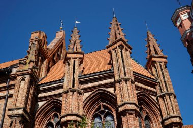 Vilnius, Litvanya - 5 Eylül 2023 - Gotik St. Anne Kilisesi