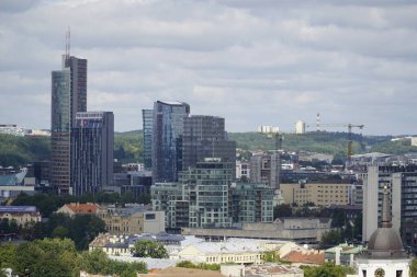 Vilnius, Litvanya - 3 Eylül 2023 - İş bölgesindeki modern ofis binaları