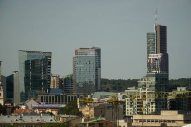 Vilnius, Litvanya - 3 Eylül 2023 - İş bölgesindeki modern ofis binaları