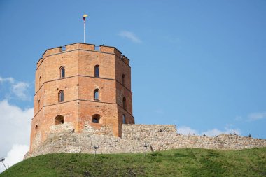 Vilnius, Litvanya - 3 Eylül 2023 - Gediminas Kalesi Kulesi