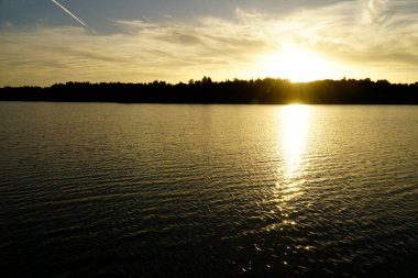 Galve Gölü üzerinde gün batımı - Trakai, Litvanya