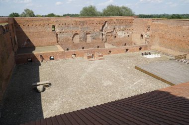 Ciechanow, Polonya - 8 Haziran 2024 - Masovia Dük Kalesi 'nin iç avlusu