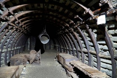 Nowa Ruda, Polonya - 4 Ağustos 2024 Kömür madeni tüneli