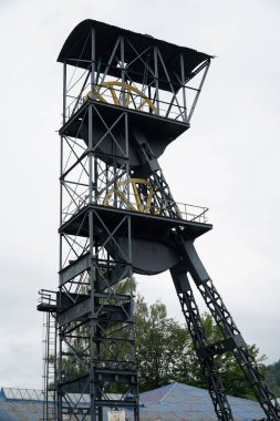 Nowa Ruda, Polonya - 4 Ağustos 2024 - Kömür madeni kuyusu - asansör