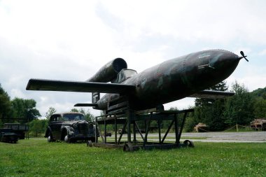 Ludwikowice Klodzkie, Polonya - 10 Ağustos 2024 - Nazi Almanya V1 füzesi Molke Askeri Teknoloji Müzesinde