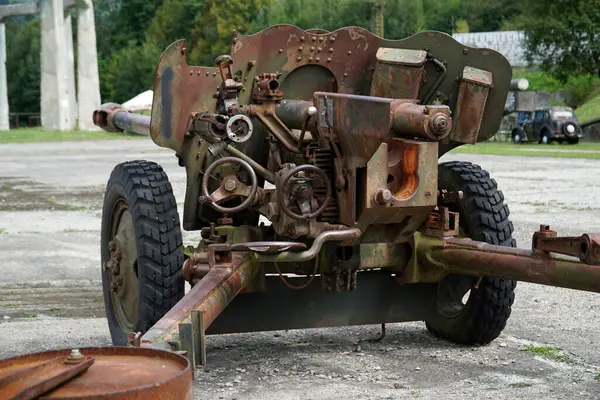 stock image Ludwikowice Klodzkie, Poland - August 10th, 2024 - Field gun at Molke Museum